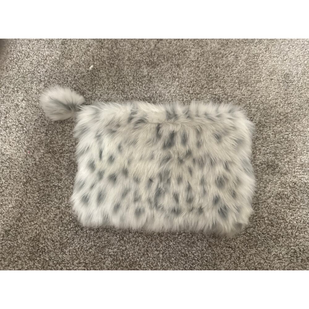 NWT Pottery Barn Teen Faux Fur Zipper Pouch in Gray Snow Leopard